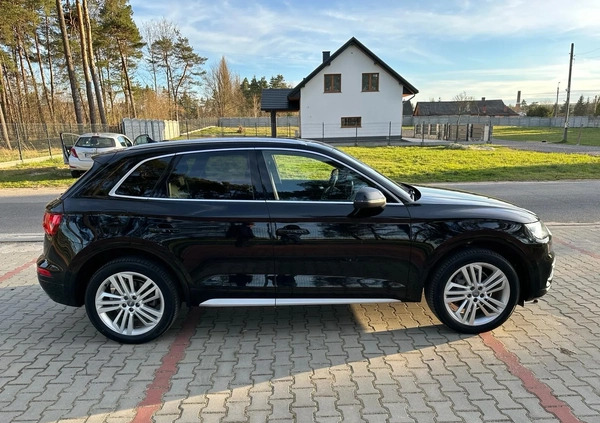 Audi Q5 cena 116000 przebieg: 117000, rok produkcji 2018 z Suchedniów małe 379